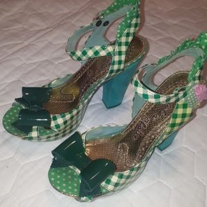 Irregular Choice Platforms